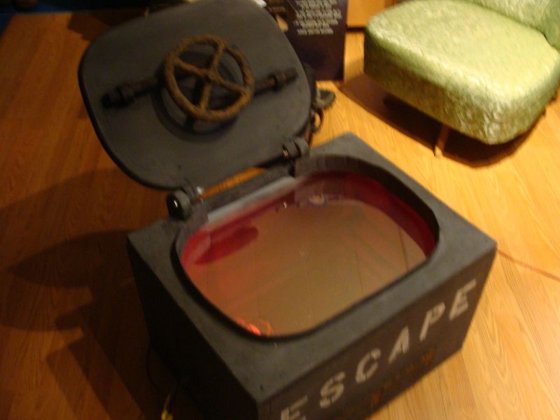 Static Escape Hatch Infinity Mirror Halloween Forum